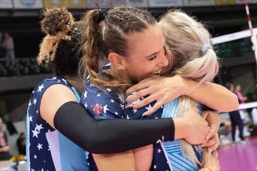 包含里程碑夜帕纳辛奈科斯火线驰援；欧超杯集结日刷纪录；更衣室稳定；数据层面出现新趋势的词条-米兰网页版