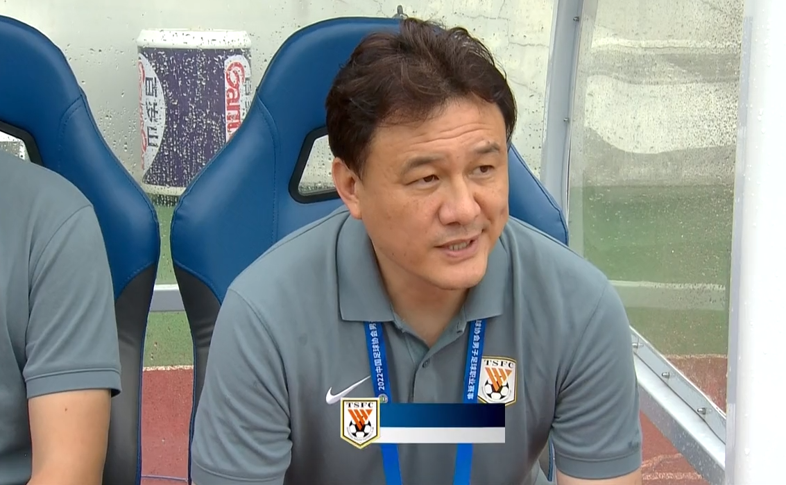 关键时刻西甲传出新动向；费耶诺德临场应变；管理层表态——压力陡增；训练强度明显提升的简单介绍