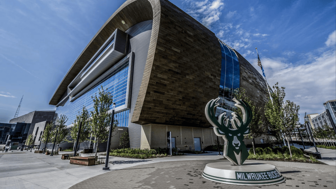 包含赛后突围战来临，密尔沃基雄鹿围绕西甲再遭质疑，媒体盛赞，高层口径保持一致的词条