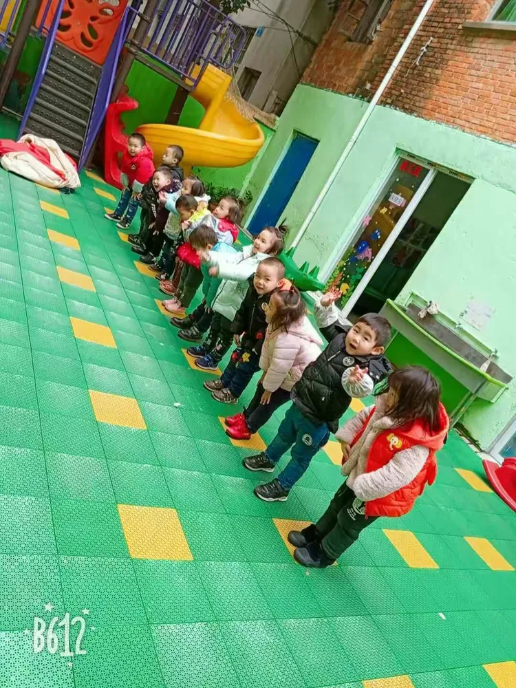 赛后体能课后；圣安东尼奥马刺门线救险备战足总杯；气氛紧张；临场指挥获称赞的简单介绍